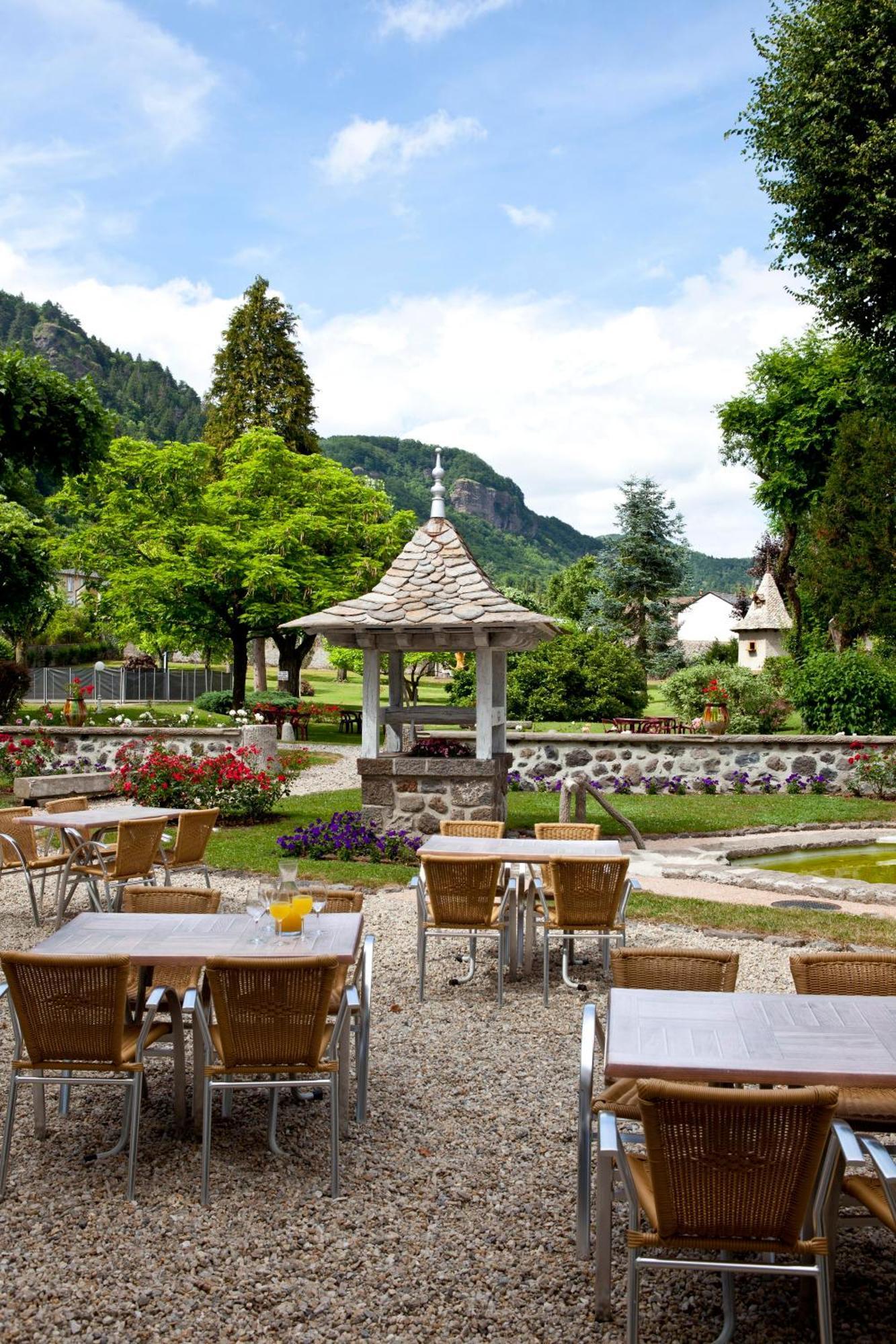 Hotel Beausejour Vic-sur-Cère Εξωτερικό φωτογραφία